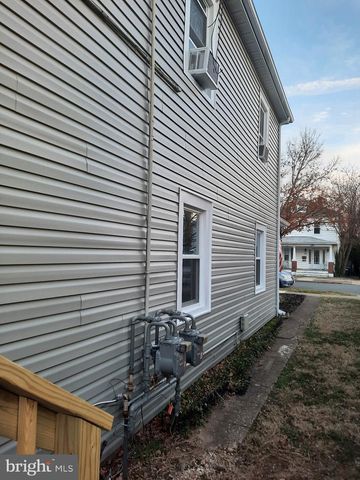 807 WOLFE ST #B, Fredericksburg, VA 22401
