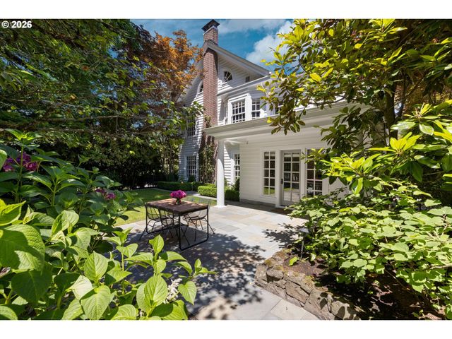 2228 Sw 21ST Ave, Portland, OR 97201