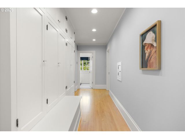2228 Sw 21ST Ave, Portland, OR 97201