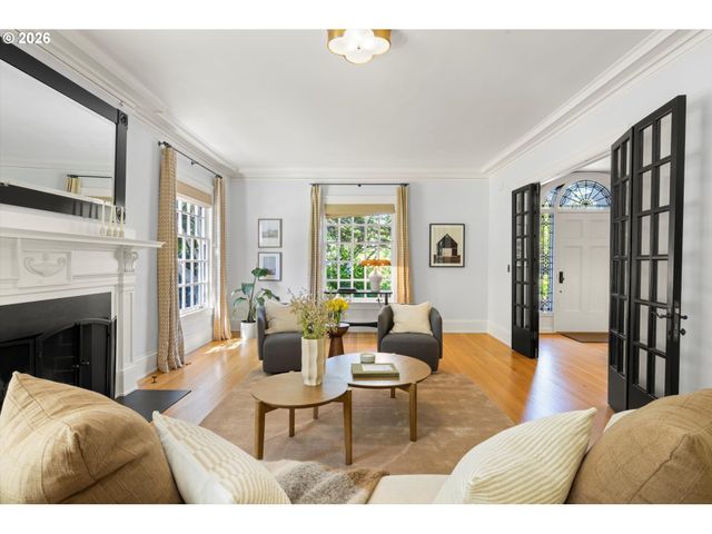 2228 Sw 21ST Ave, Portland, OR 97201