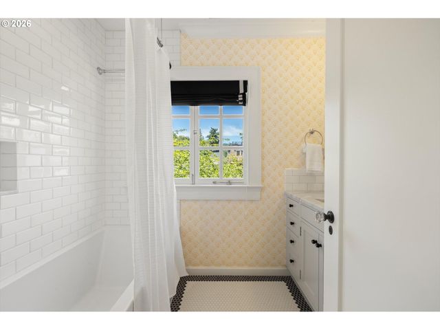 2228 Sw 21ST Ave, Portland, OR 97201