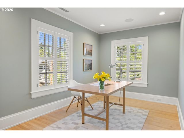 2228 Sw 21ST Ave, Portland, OR 97201