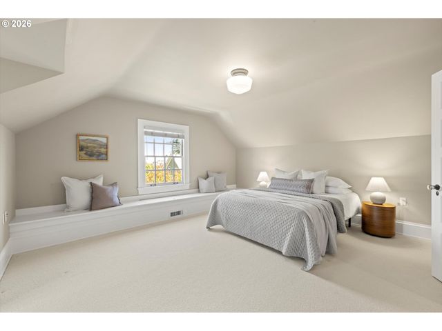 2228 Sw 21ST Ave, Portland, OR 97201