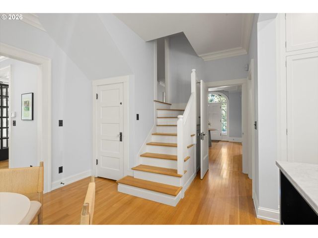 2228 Sw 21ST Ave, Portland, OR 97201