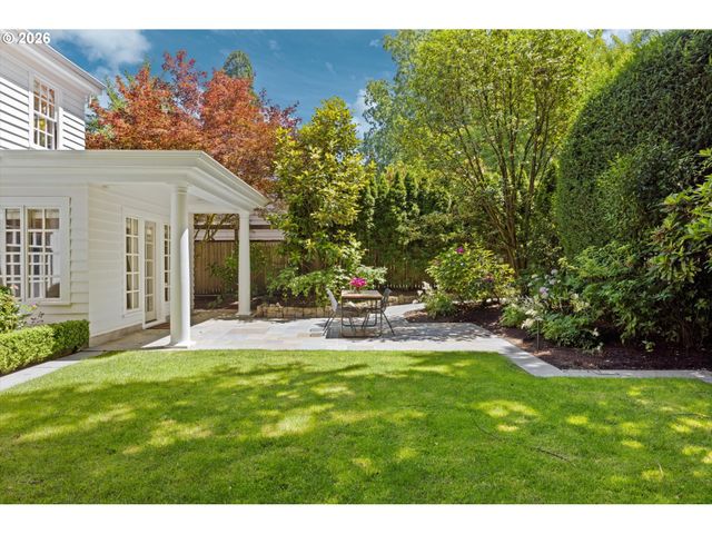 2228 Sw 21ST Ave, Portland, OR 97201