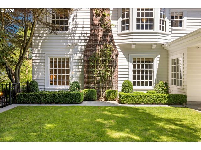 2228 Sw 21ST Ave, Portland, OR 97201
