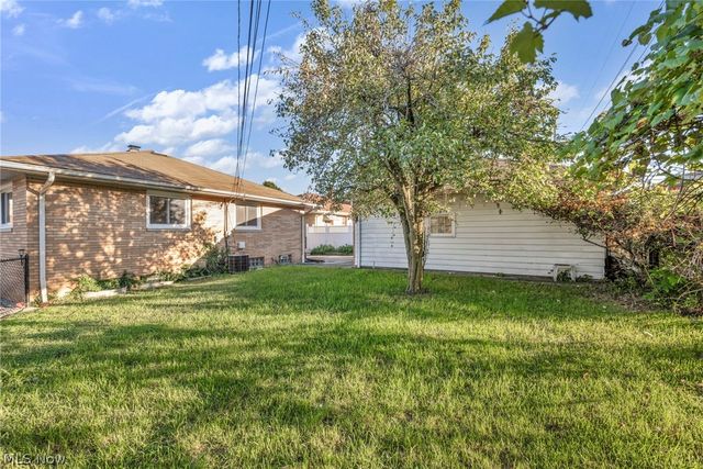 4208 Spring Crest Drive, Brooklyn, OH 44144