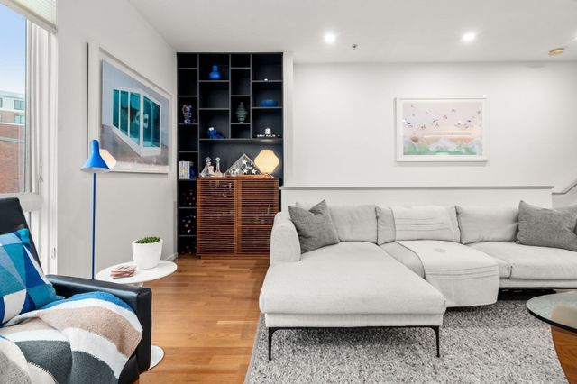 3 Dorchester St 3J, Boston, MA 02127