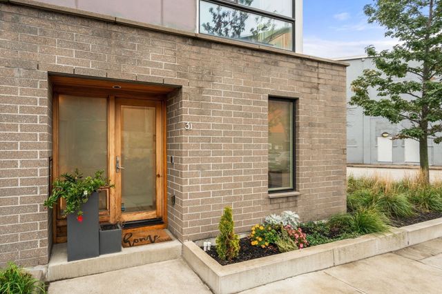3 Dorchester St 3J, Boston, MA 02127