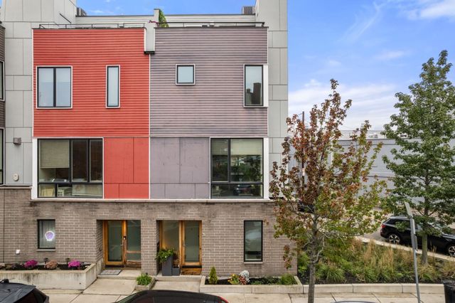 3 Dorchester St 3J, Boston, MA 02127