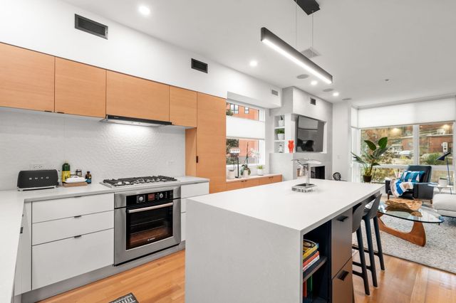 3 Dorchester St 3J, Boston, MA 02127