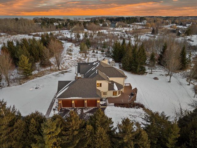 1169 Aspen COURT, Grafton, WI 53024