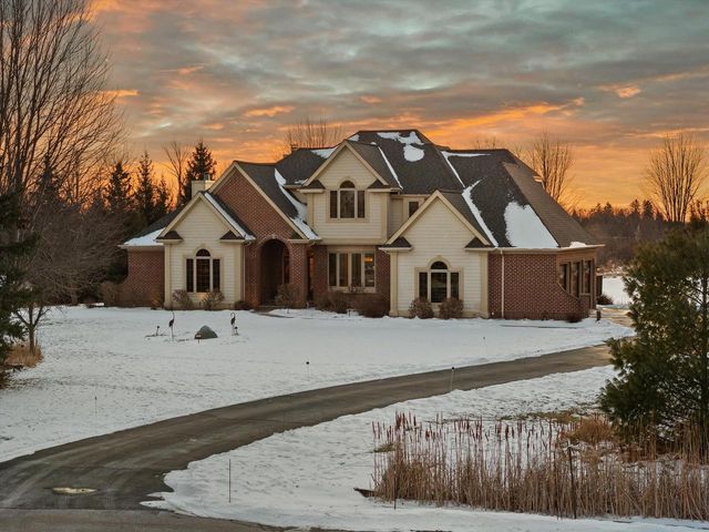 1169 Aspen COURT, Grafton, WI 53024