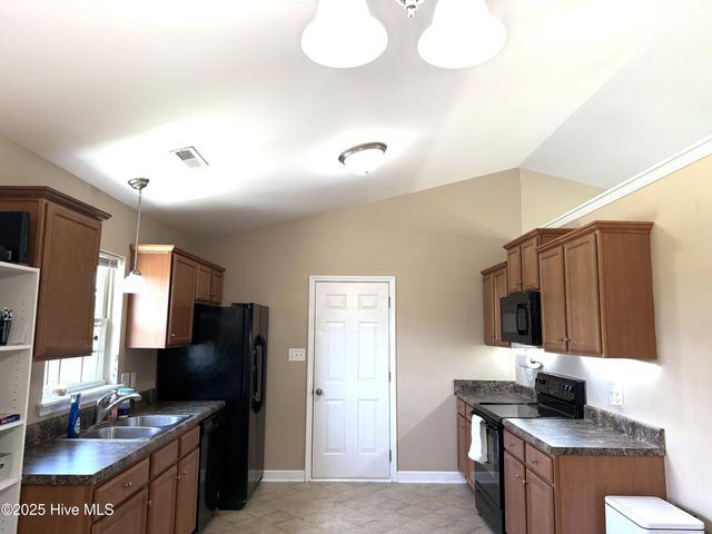 607 Parsley Drive, Hubert, NC 28539