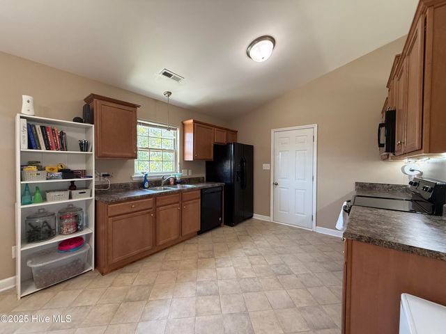 607 Parsley Drive, Hubert, NC 28539
