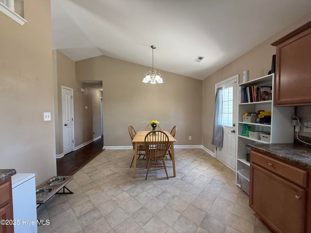 607 Parsley Drive, Hubert, NC 28539