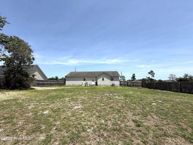 607 Parsley Drive, Hubert, NC 28539