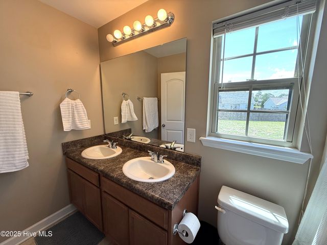 607 Parsley Drive, Hubert, NC 28539