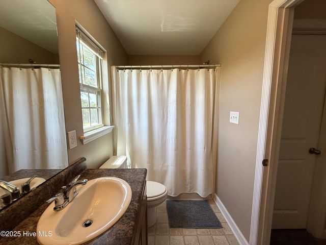 607 Parsley Drive, Hubert, NC 28539