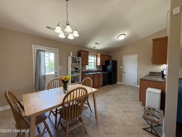 607 Parsley Drive, Hubert, NC 28539