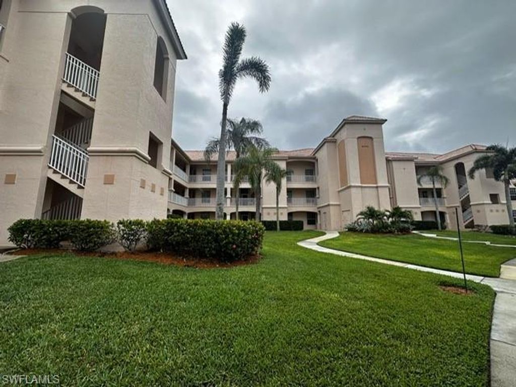 9170 Southmont CV 201, Fort Myers, FL 33908