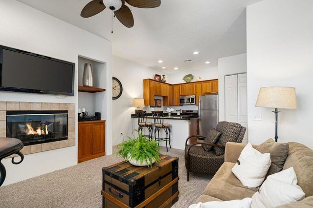 50610 Santa Rosa Plaza 6, La Quinta, CA 92253