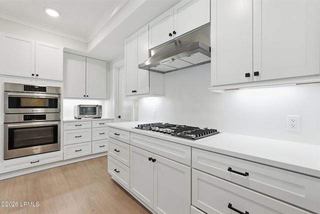 63 Skull Creek Dr Apt 302, Hilton Head Island, SC 29926