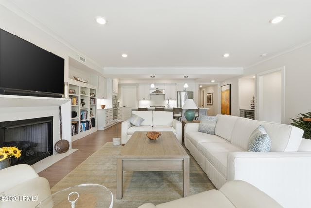 63 Skull Creek Dr Apt 302, Hilton Head Island, SC 29926