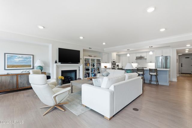63 Skull Creek Dr Apt 302, Hilton Head Island, SC 29926