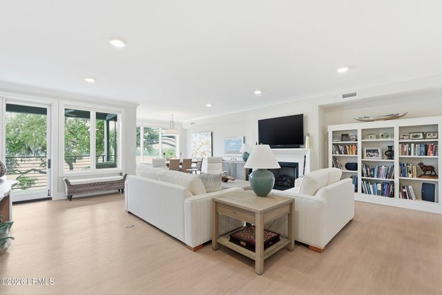 63 Skull Creek Dr Apt 302, Hilton Head Island, SC 29926