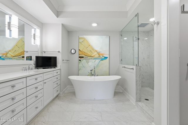63 Skull Creek Dr Apt 302, Hilton Head Island, SC 29926