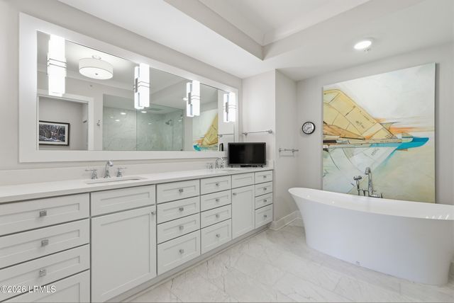 63 Skull Creek Dr Apt 302, Hilton Head Island, SC 29926