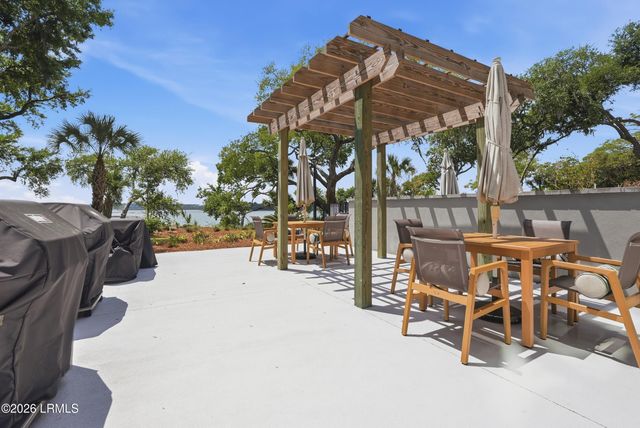 63 Skull Creek Dr Apt 302, Hilton Head Island, SC 29926