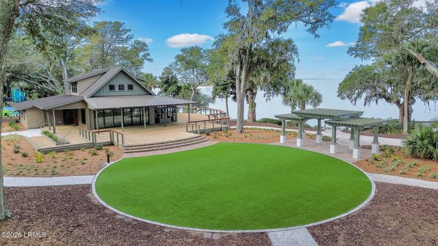 63 Skull Creek Dr Apt 302, Hilton Head Island, SC 29926