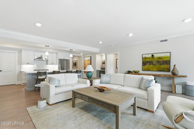 63 Skull Creek Dr Apt 302, Hilton Head Island, SC 29926