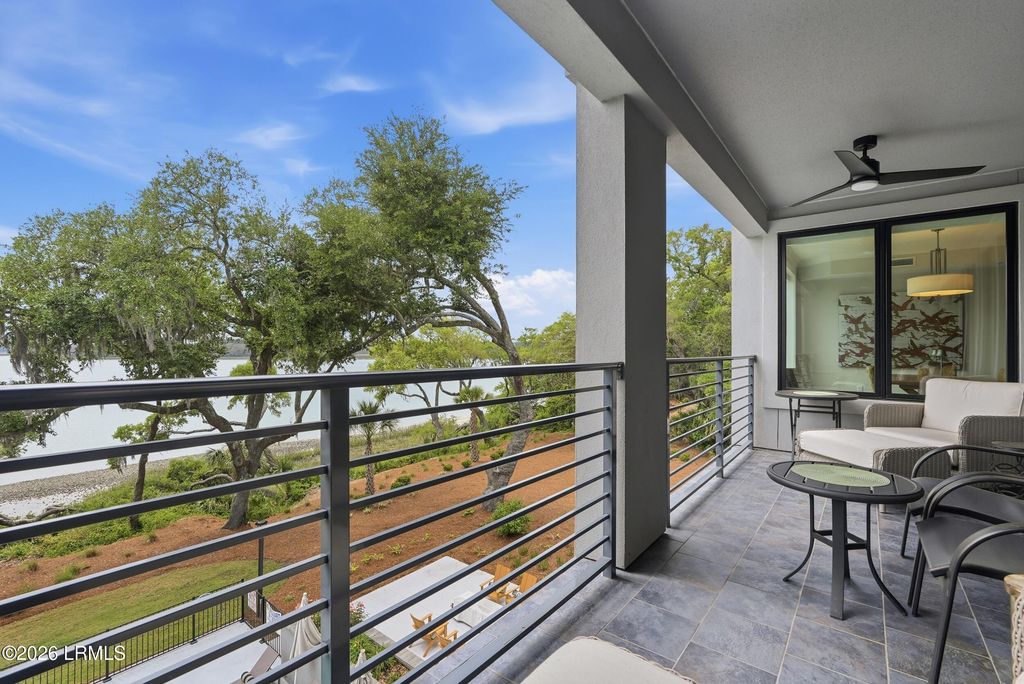 63 Skull Creek Dr Apt 302, Hilton Head Island, SC 29926