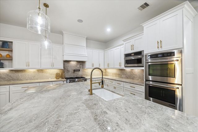 19 Sanctuary Trail, Missouri City, TX 77459