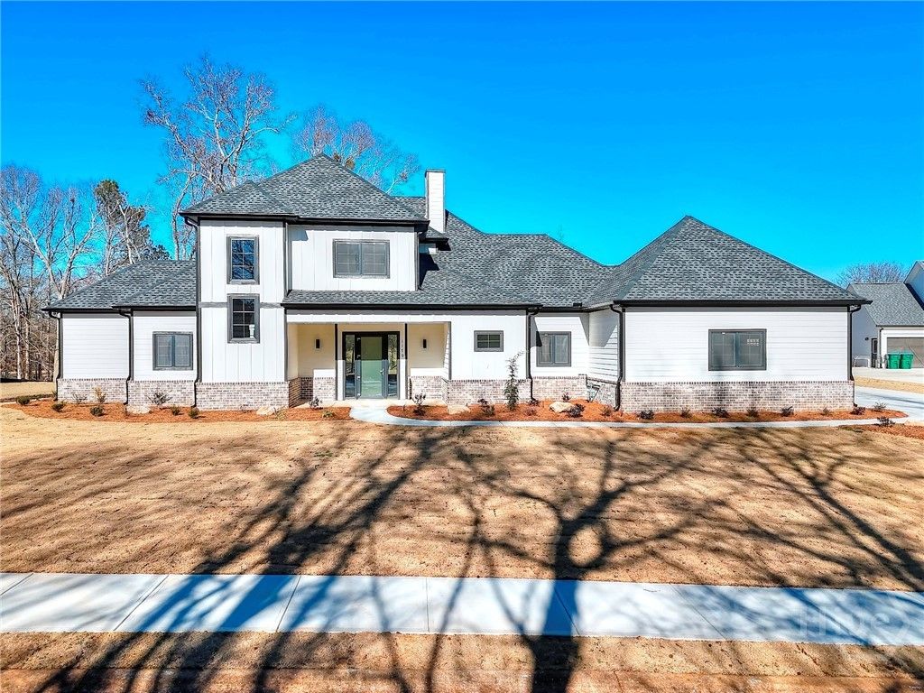 Image 1 of property listing at 1170 Mulberry Chase, Commerce, GA 30529