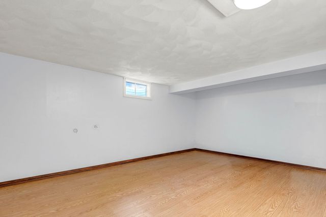 508 N Metropolitan Avenue, Waukegan, IL 60085