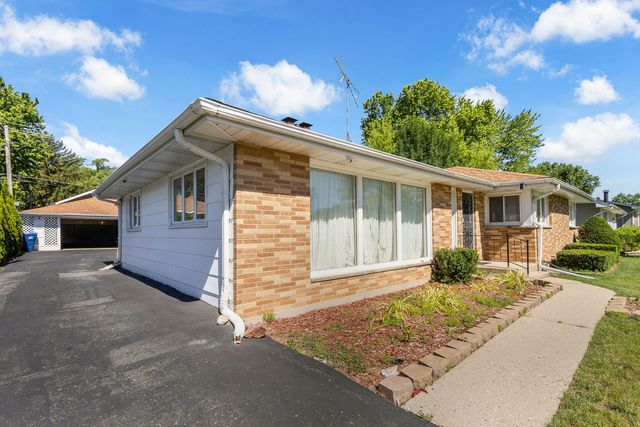 508 N Metropolitan Avenue, Waukegan, IL 60085
