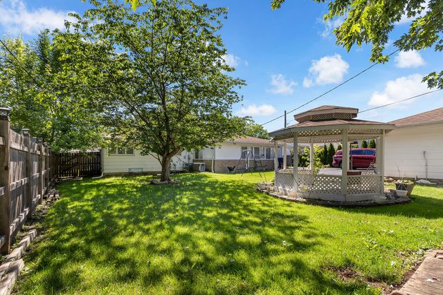 508 N Metropolitan Avenue, Waukegan, IL 60085