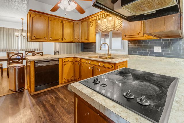 508 N Metropolitan Avenue, Waukegan, IL 60085