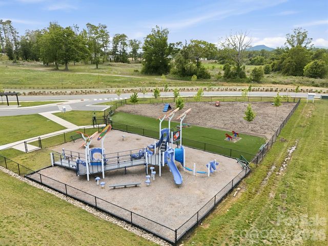 109 Shorthorn Road, Fletcher, NC 28732