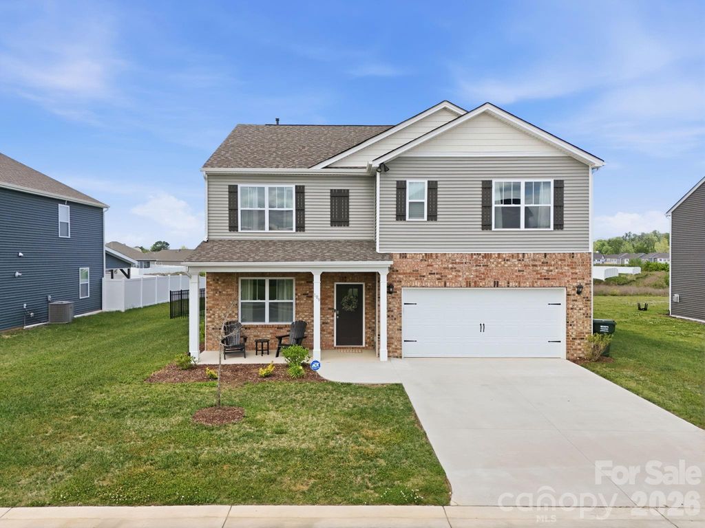 109 Shorthorn Road, Fletcher, NC 28732