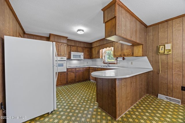 420 Aberdeen Drive, Washington, NC 27889