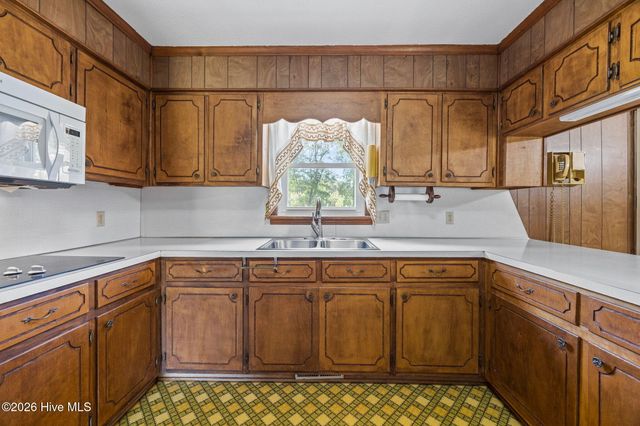 420 Aberdeen Drive, Washington, NC 27889