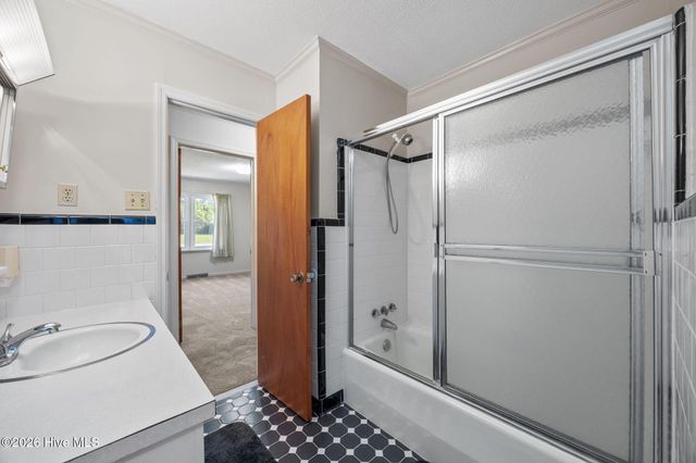 420 Aberdeen Drive, Washington, NC 27889