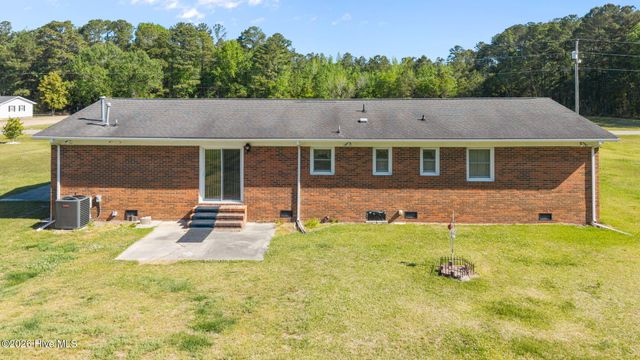 420 Aberdeen Drive, Washington, NC 27889
