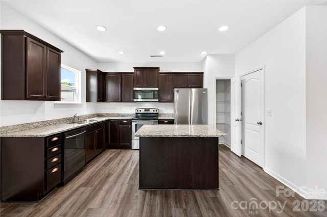 9013 Magnolia Lily Avenue, Charlotte, NC 28227
