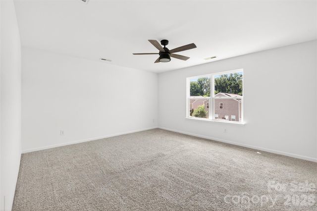 9013 Magnolia Lily Avenue, Charlotte, NC 28227